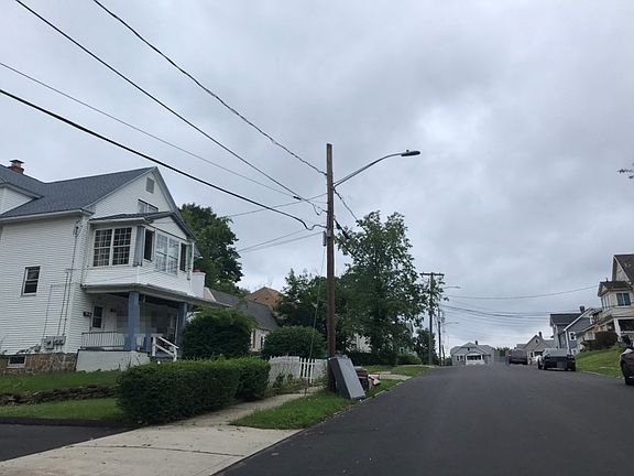 5th image of 28 Norden St