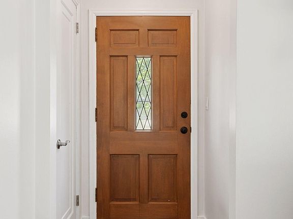 4th image of 6226 James Ave S