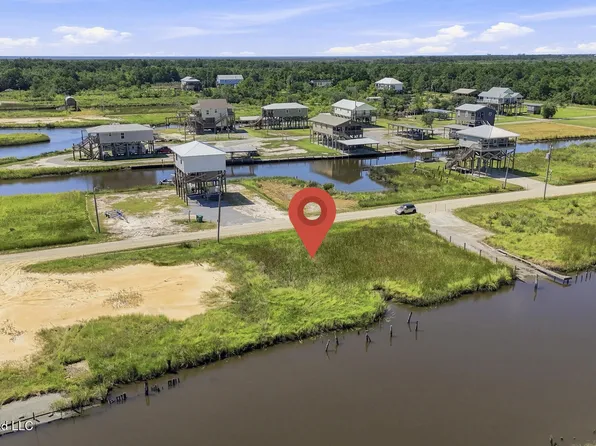 9038 Saint Mary Dr, Bay Saint Louis, MS 39520