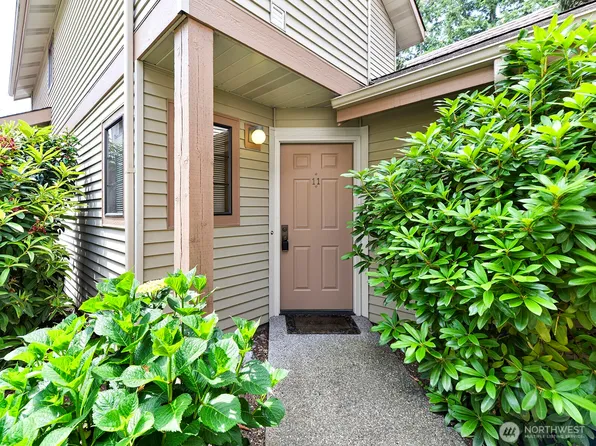 1572 NE 177th Street #B11, Shoreline, WA 98155