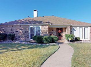 2213 Country Valley Rd, Garland, TX 75041