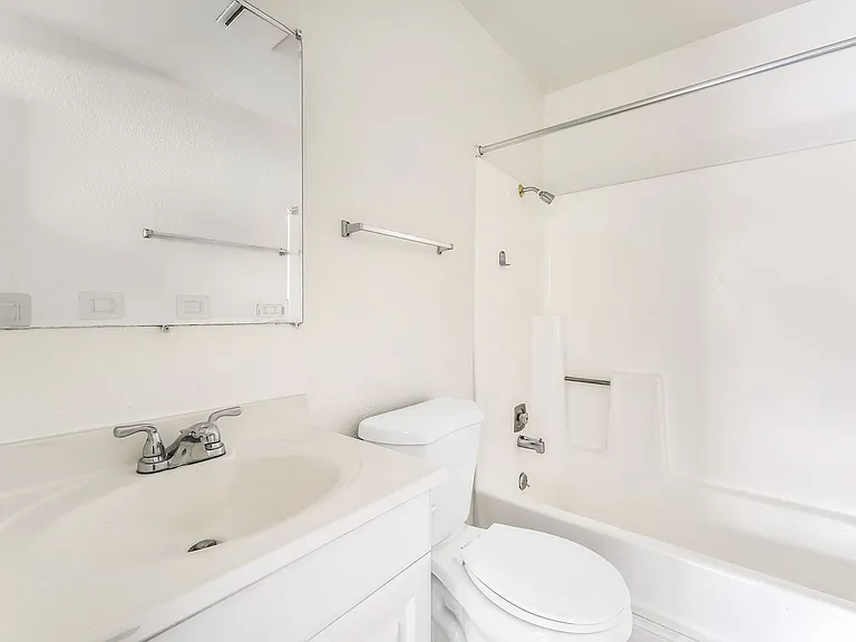5303 Del Gado Dr — Photo 13