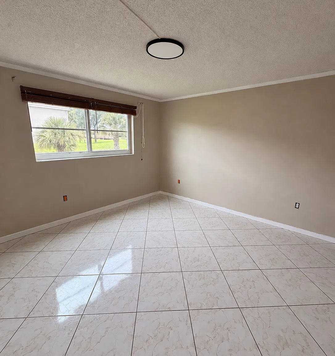 2 bed, 859 sqft, $1,595 — Photo 2