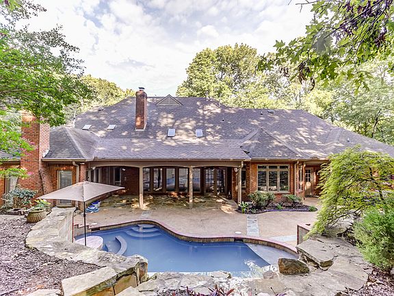 3rd image of 3726 Saint Philip Dr