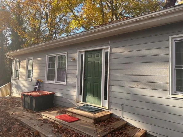 1637 Roman Point Dr, Norcross, GA 30093