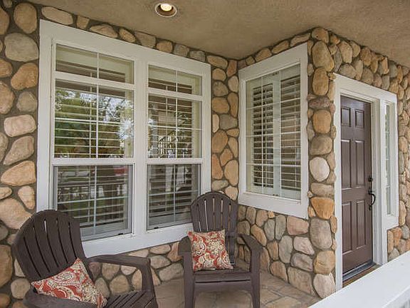 5th image of 4724 Mascagni St