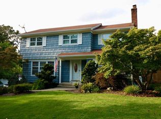 21 Detmer Rd, East Setauket, NY 11733