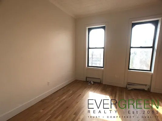 Rented by Evergreen Apartments BK | media 6