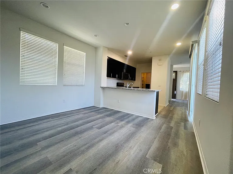 808 S Gladys Ave — Photo 6