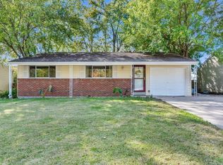 27 Kingsway Dr, Wentzville, MO 63385