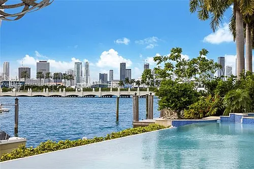 100 Palm Ave Photo 1