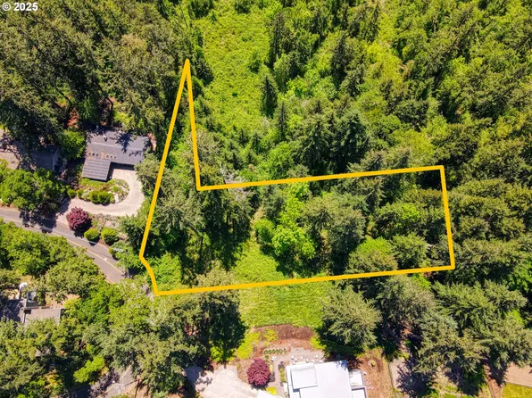 Douglas Dr, Eugene, OR 97405