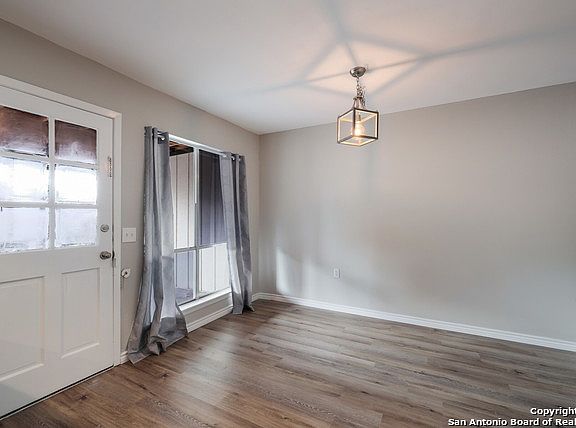 5th image of 3803 Barrington St APT 15D