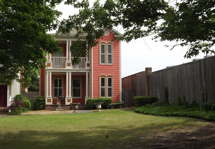 1st image of 3436 Joffre Ave