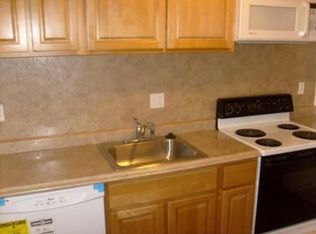 5614 Fleetwing Dr, Levittown, PA 19057