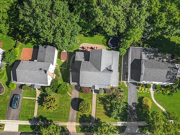 3rd image of 164 Kensington Road
