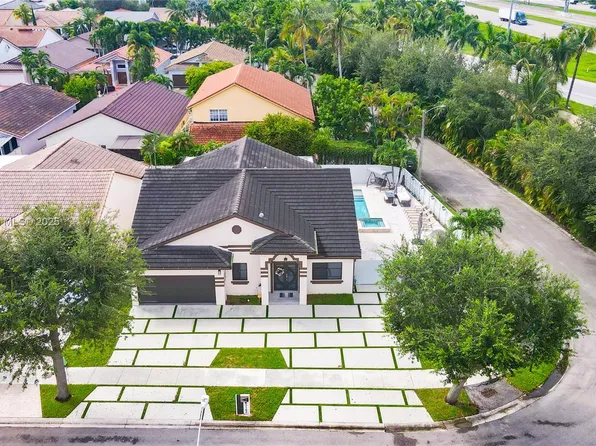 9182 NW 148th St, Miami Lakes, FL 33018