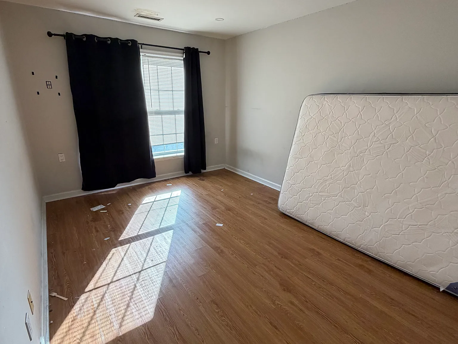 3 bed, 2.5 bath, 2450 sqft, $3,500 — Photo 3