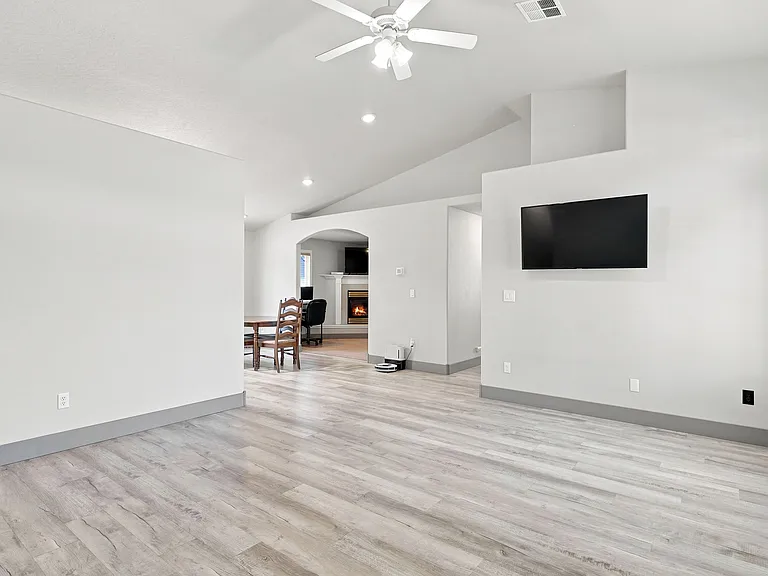 514 W Palmer Dr — Photo 7