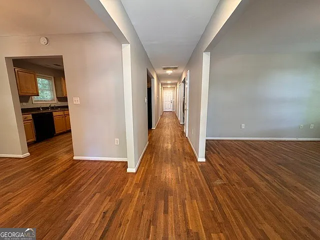 1142 Windsor St SW — Photo 13