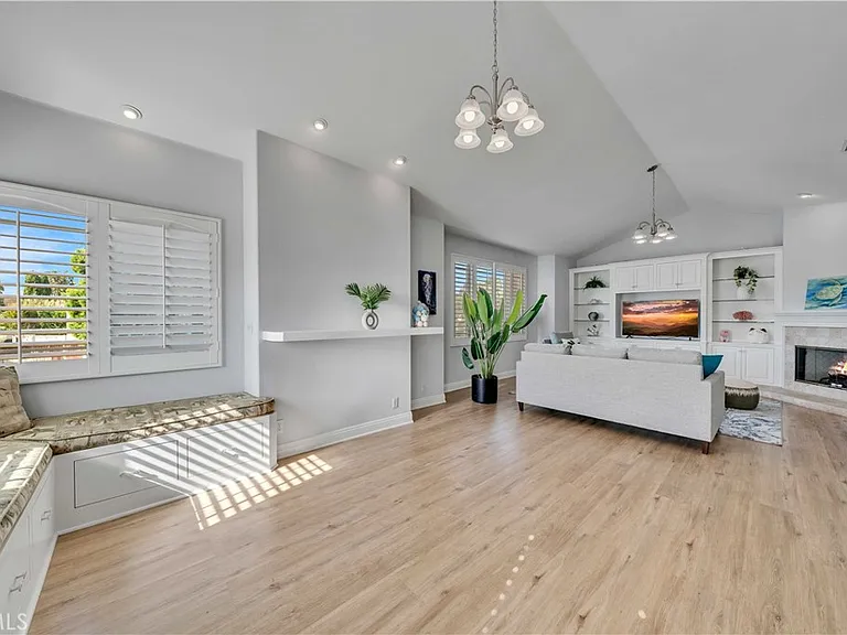 20 Coldbrook — Photo 18