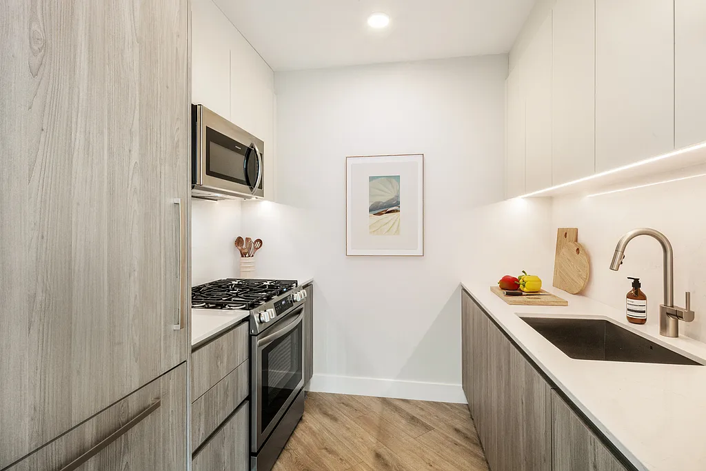 54 Crown Street — Photo 3