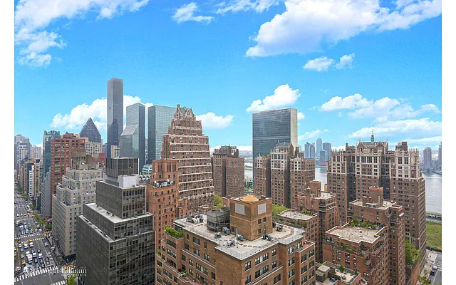 Rented by Douglas Elliman | media 21