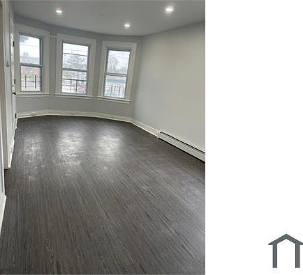 2nd image of 225 Spring St