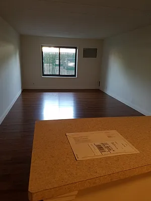 Rented by Max & Associates Realty Corp | media 2