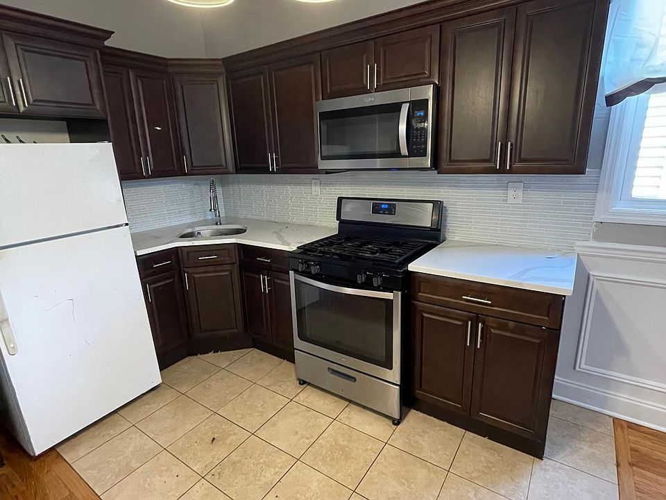 1st image of 172 Lincoln Ave APT 1
