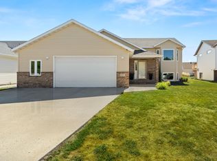 821 16th Ave W, West Fargo, ND 58078