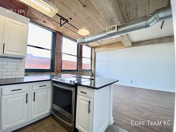 2nd image of 934 Broadway St #408