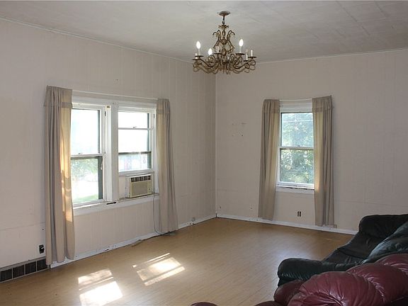 4th image of 344 Ferry Street #1