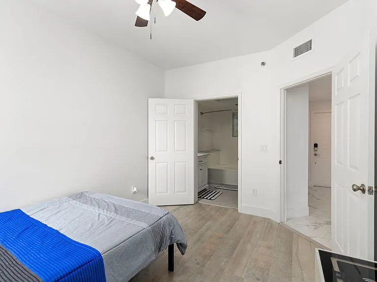 3205 NE 184th St #9203 — Photo 21