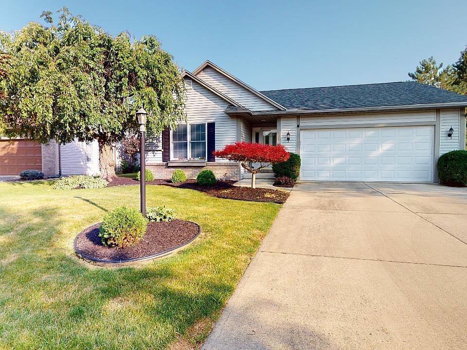1st image of 151 Briarwood Cir