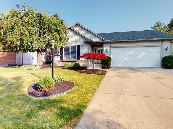 151 Briarwood Cir, Fremont, OH 43420