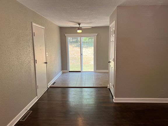 5th image of 14801 Bellaire Ave
