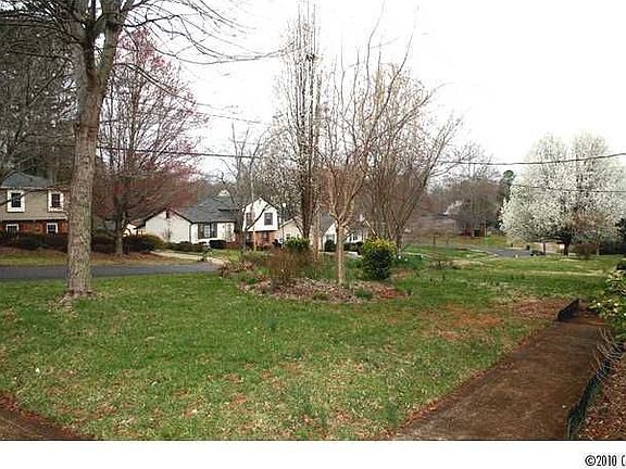 2nd image of 424 Leafsmoke Dr