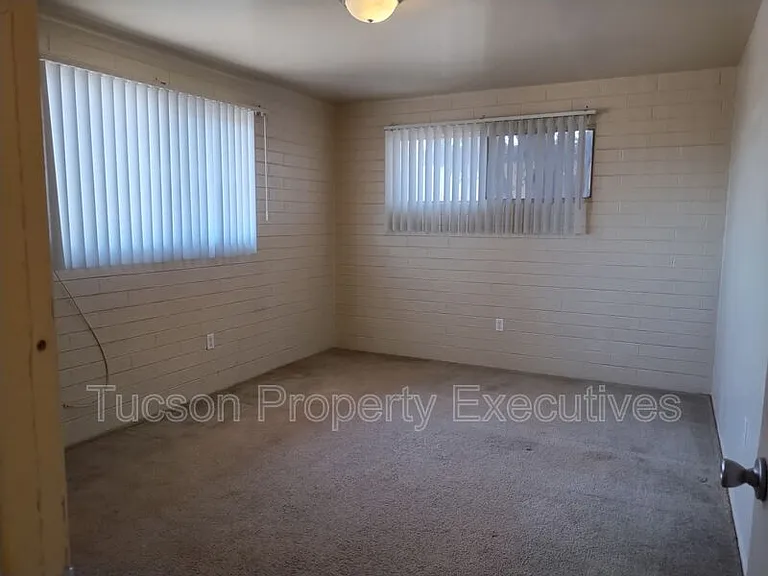 8934 S Nogales Hwy — Photo 16