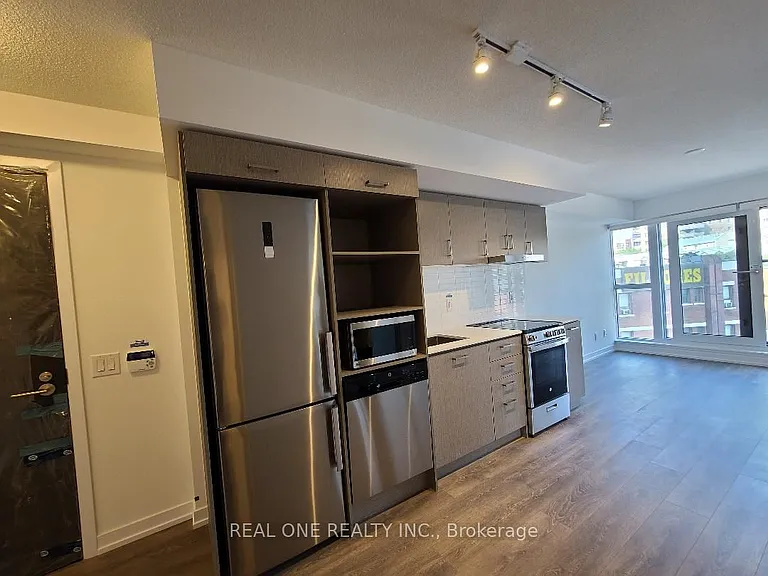 219 Dundas St E #511 — Photo 5