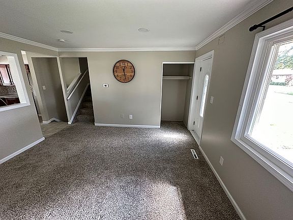 3rd image of 33726 Donnelly St