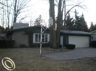 2834 Monticello Dr, Port Huron, MI