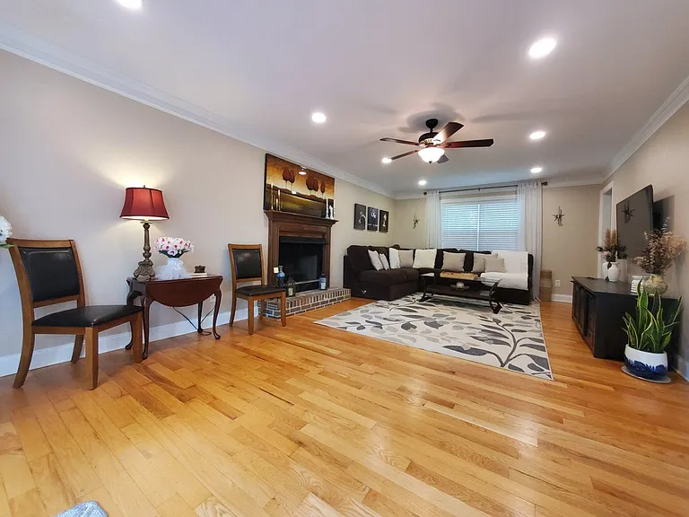 7214 Ridgestone Dr — Photo 16