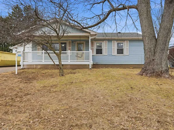 911 N Country Ln, Peoria, IL 61604