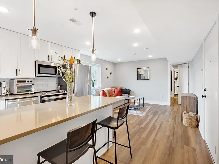 3965 Lancaster Ave #204 — Photo 6