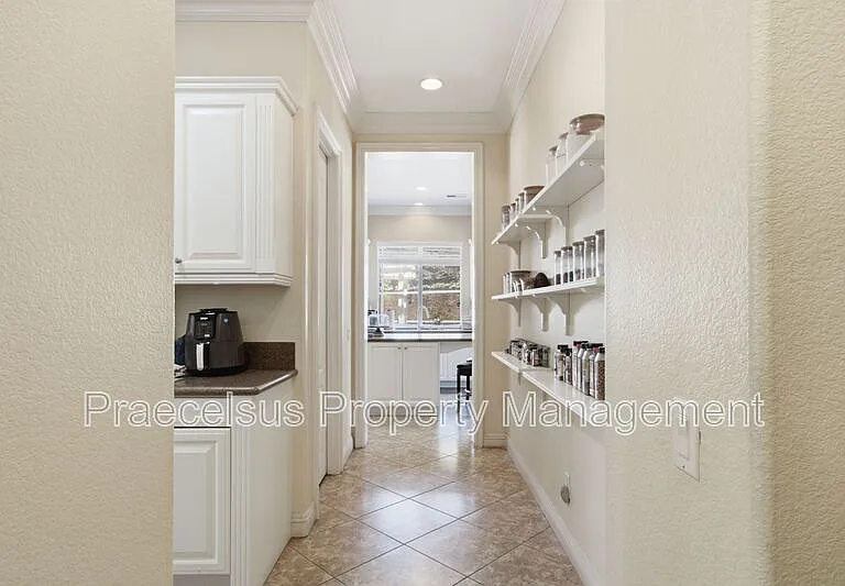 2792 Camphor Ct — Photo 18