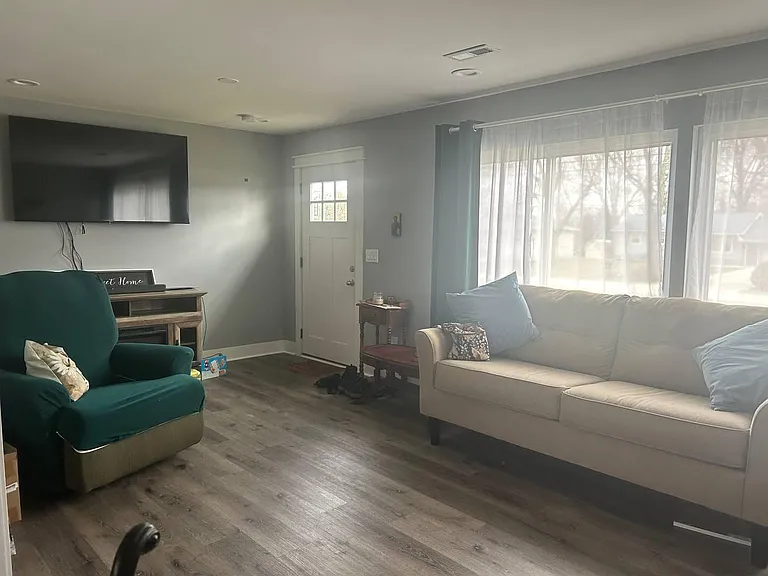 1442 Andrea Dr — Photo 4