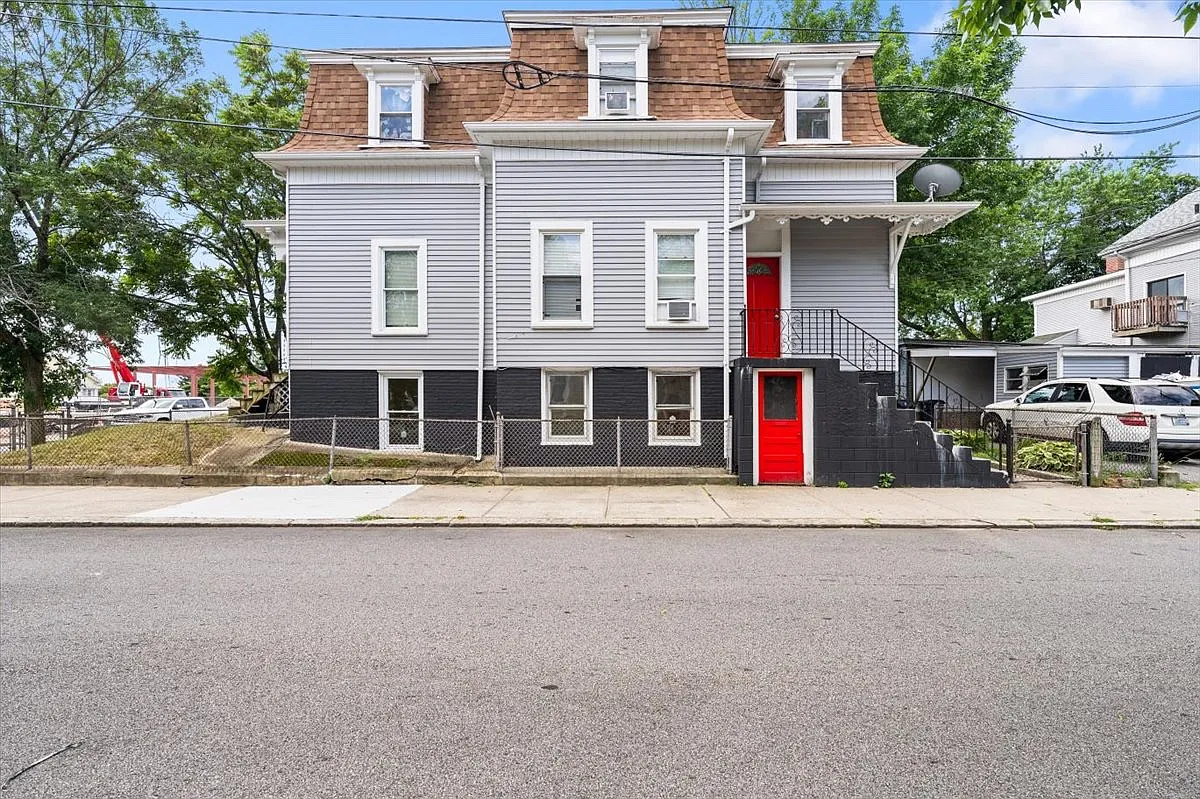 54 Harrison St — Photo 1