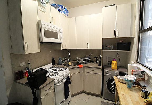 4th image of 172 W 81st St APT 2A