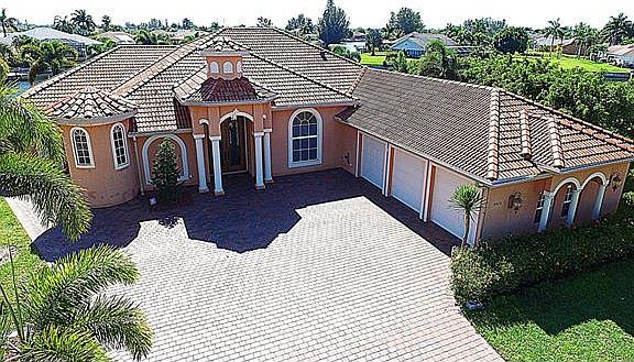 4th image of 3015 SW 28th Ave